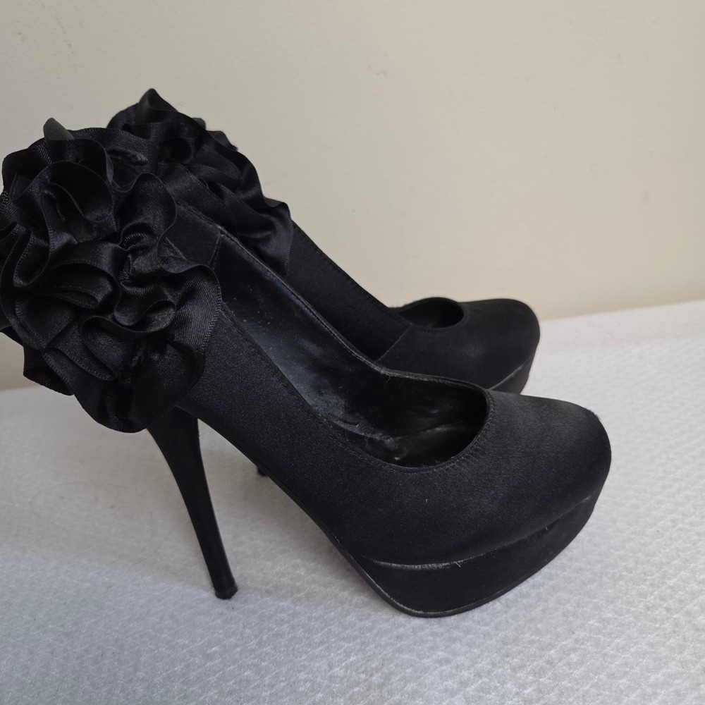 Dollhouse Black Satin Ruffle Heel Platform Pumps Stiletto Round Toe Size 8.5
